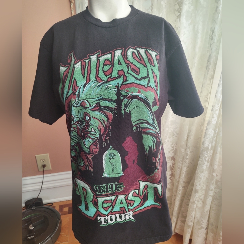Disney Mens Unleash The Beast Graphic Tour Tee medium